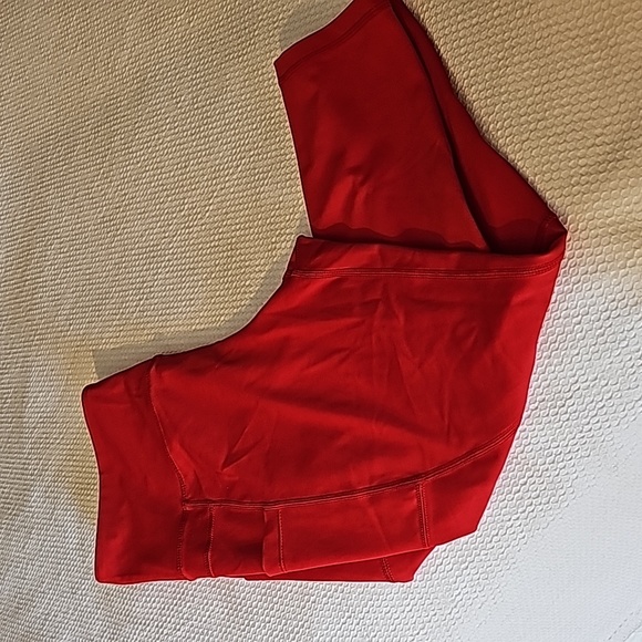 Zyia, Red Capri Pocket Light n Tights - Picture 3 of 3